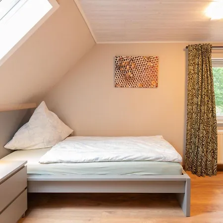 Huus De Freese 35224 בית נופש